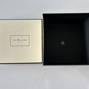 Jo Malone Box Square Medium Size 6x6